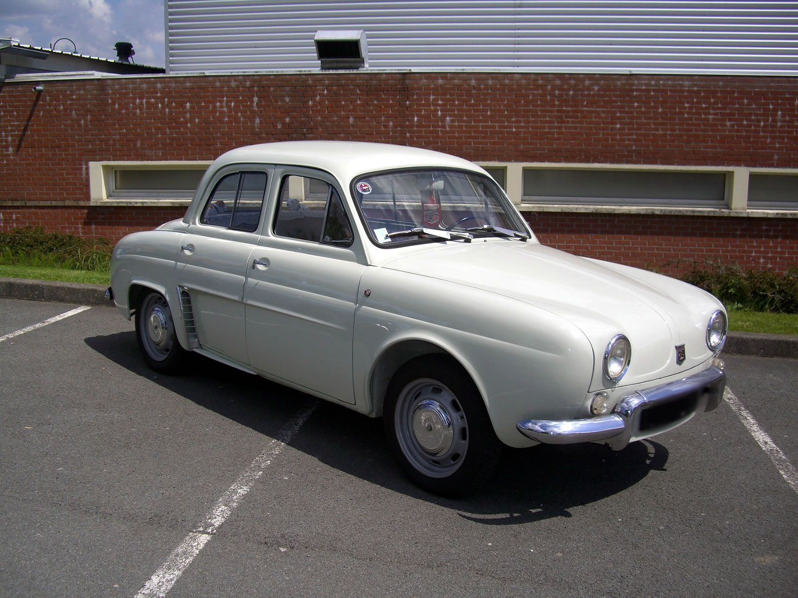 Location RENAULT Dauphine de 1963 pour mariage PasdeCalais