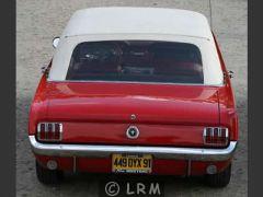 FORD Mustang (Photo 2)