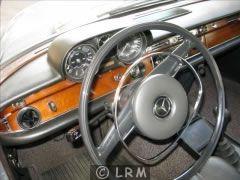 MERCEDES 280 SE (Photo 2)