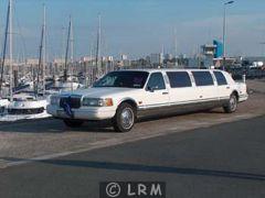 LINCOLN TOWNCAR (Photo 4)