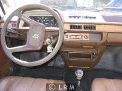 PEUGEOT 305 (Photo 3)