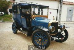 UNIC Coup� Chauffeur (Photo 1)
