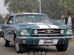 FORD Mustang (Photo 2)