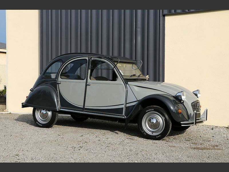 Location Citroen 2cv 6 Club à Grenoble 38100