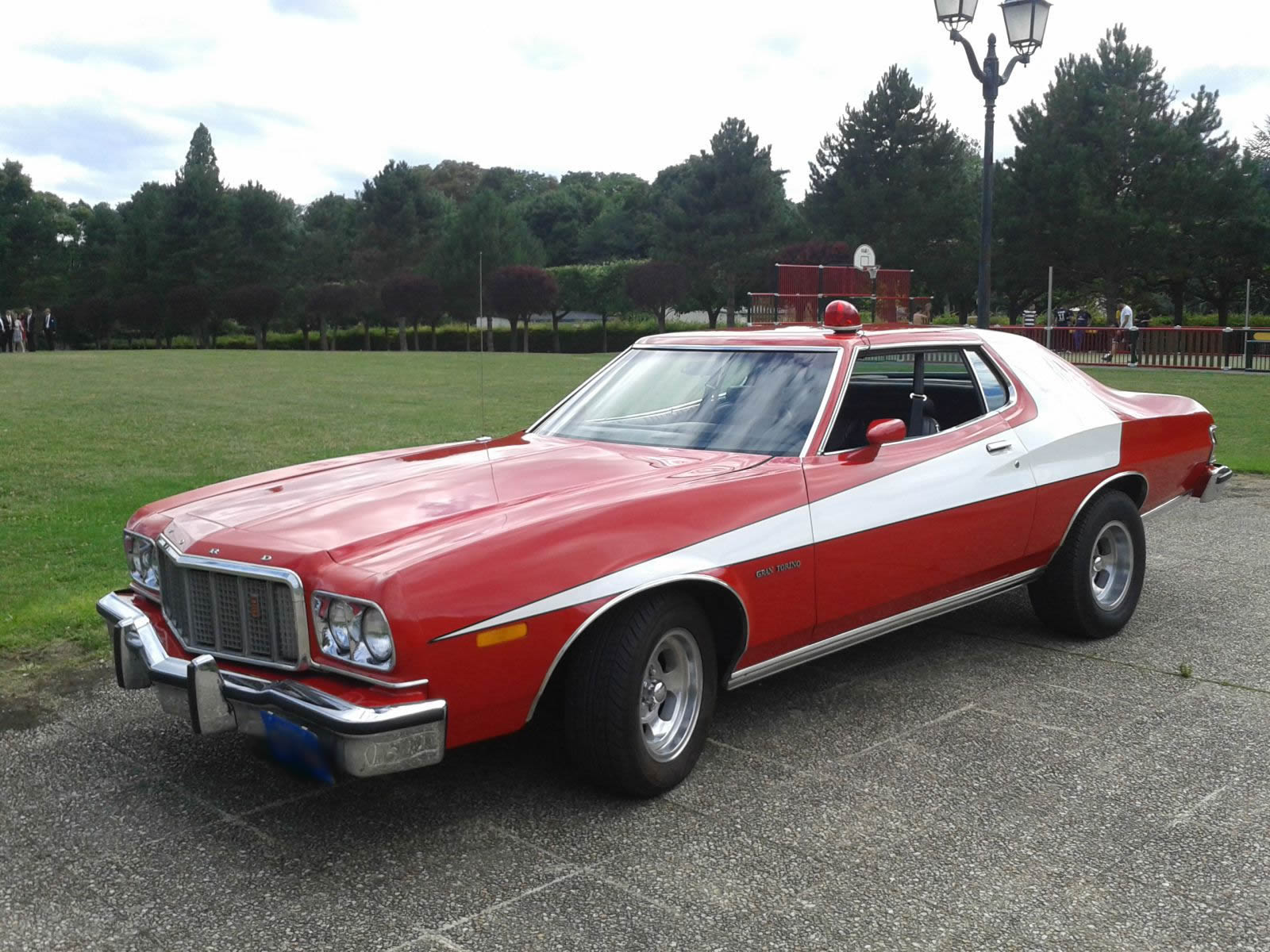 Location FORD Torino Starsky et Hutch de 1975 pour mariage - Val