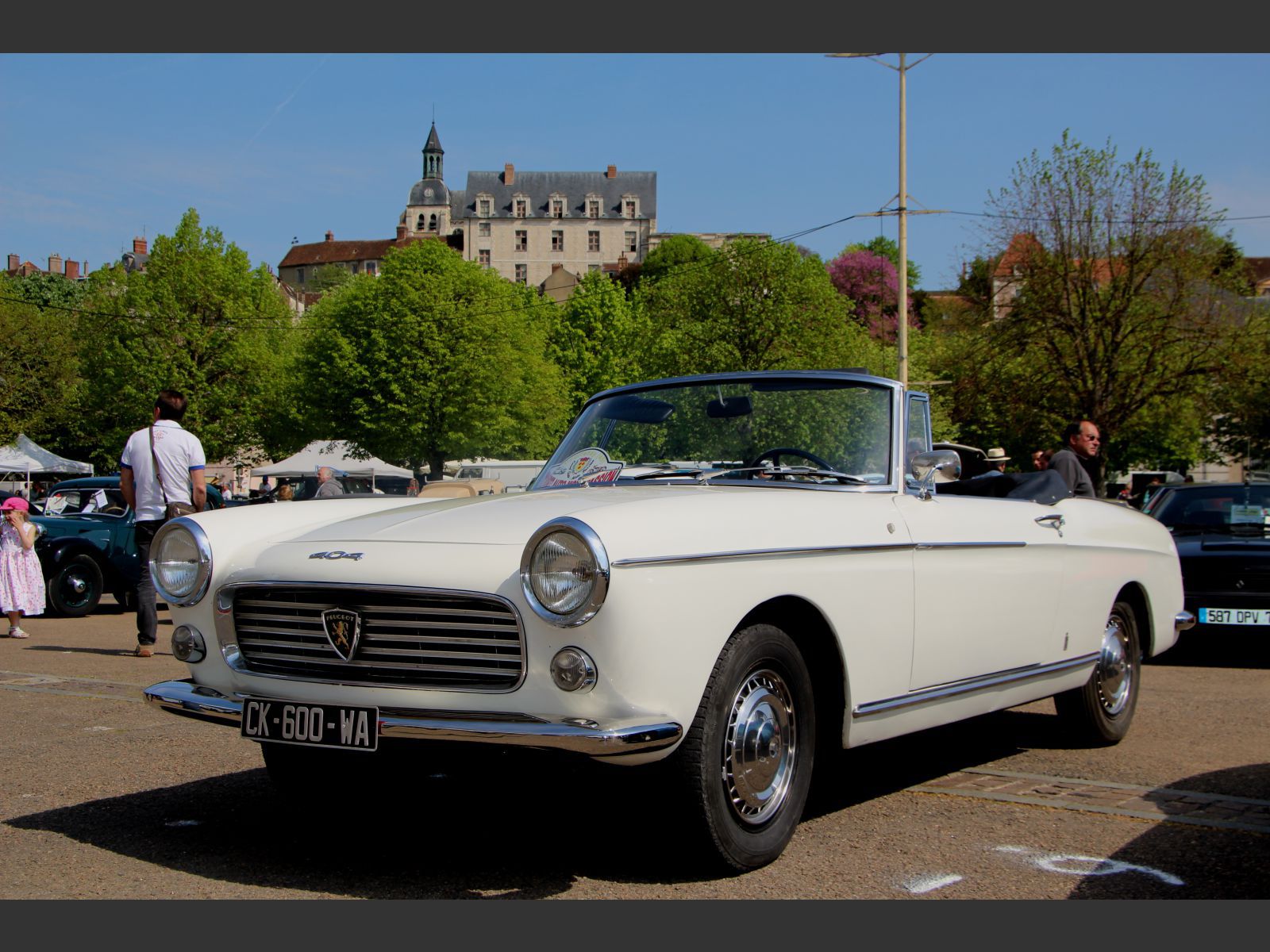 Location PEUGEOT 203 Familiale De 1951 Pour Mariage Loiret location-peugeot-203-familiale-de-1951-pour-mariage-loiret