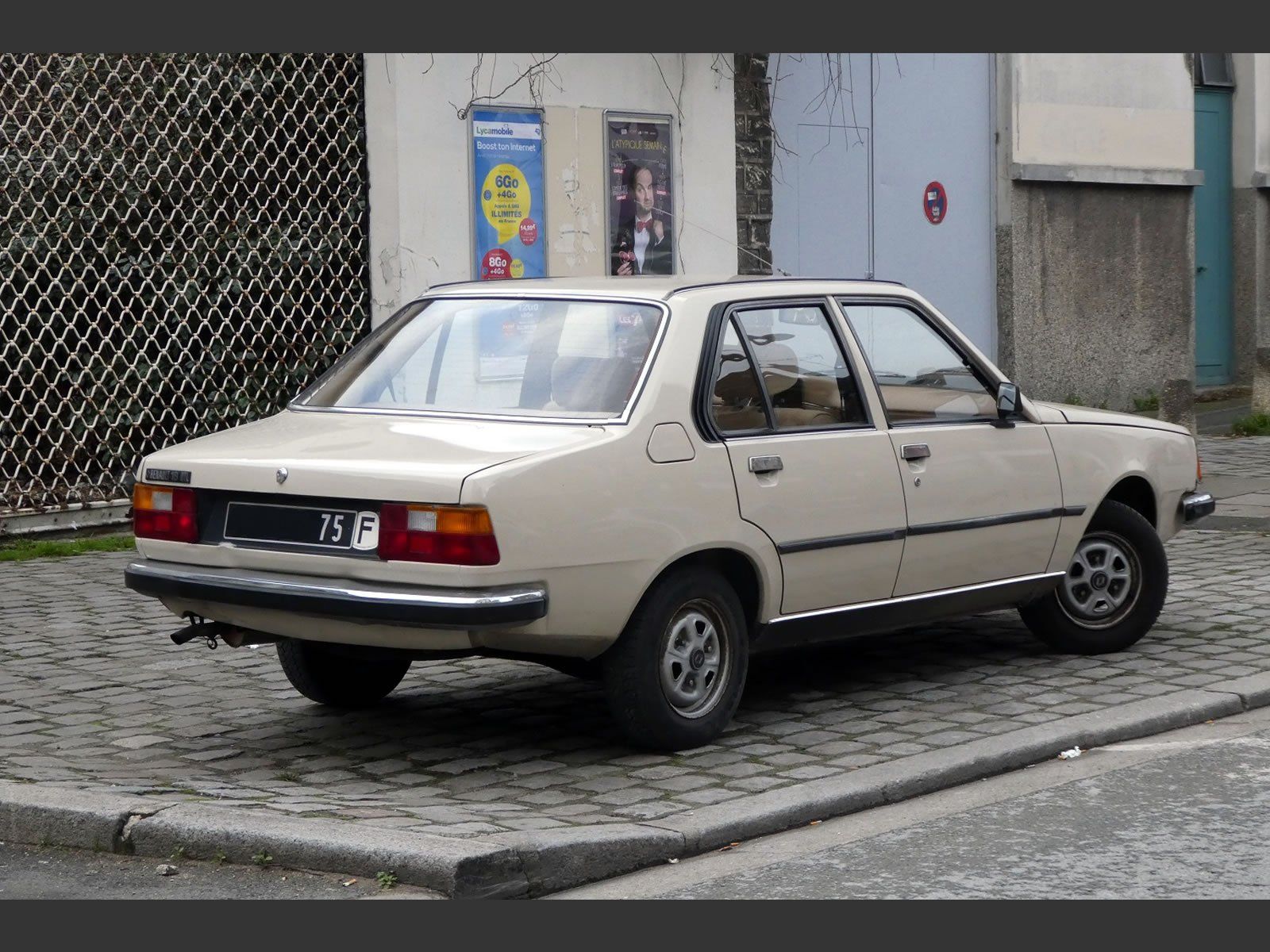 Renault 18. Renault 18 Break. Renault 18 переходная. Renault 18 1981 хэтчбек.