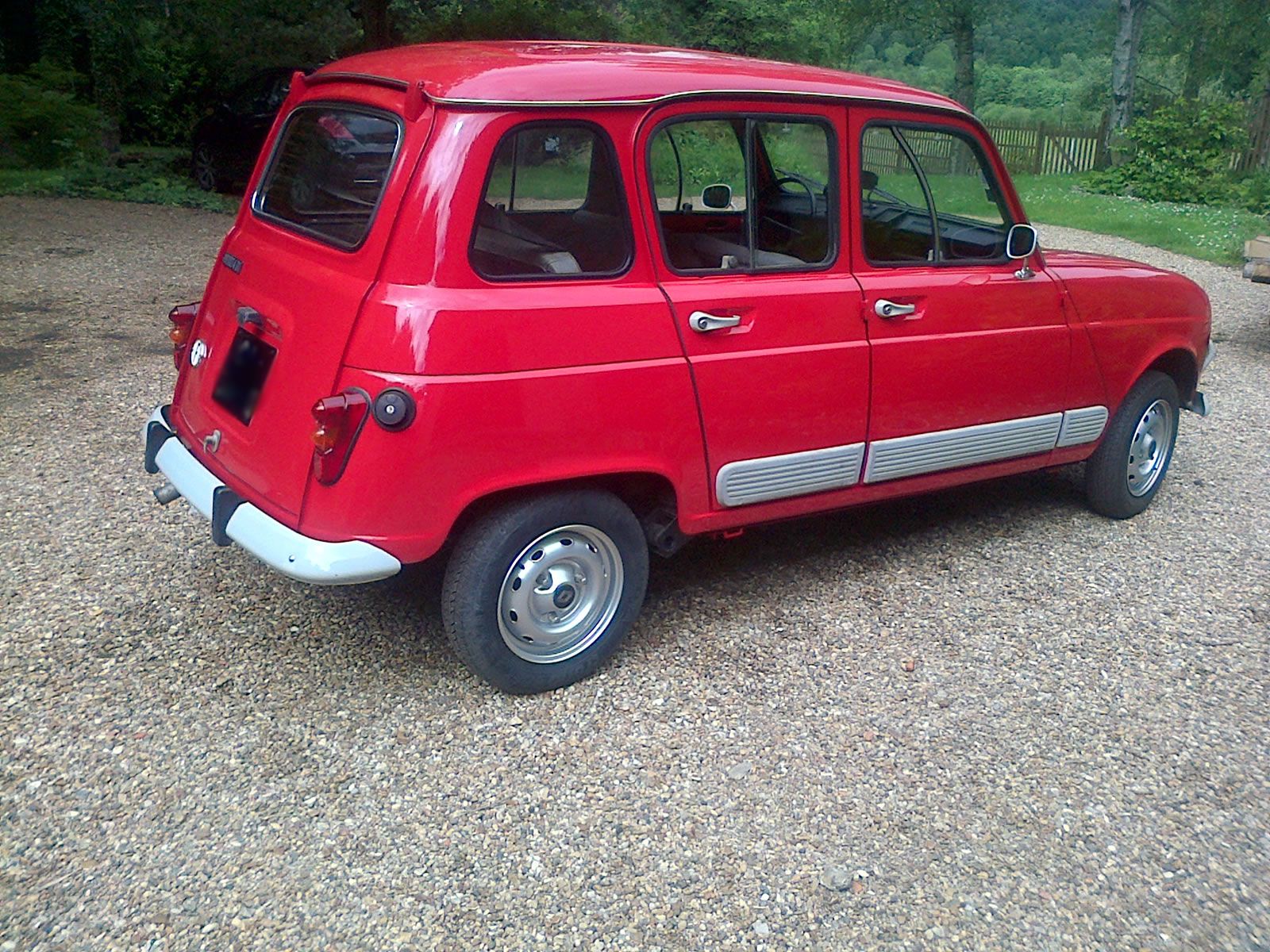 Рено 4 купить бу. Renault 4 GTL. Renault 4 красная. Рено модель 11 GTL салон. Renault 4 GTL купить.