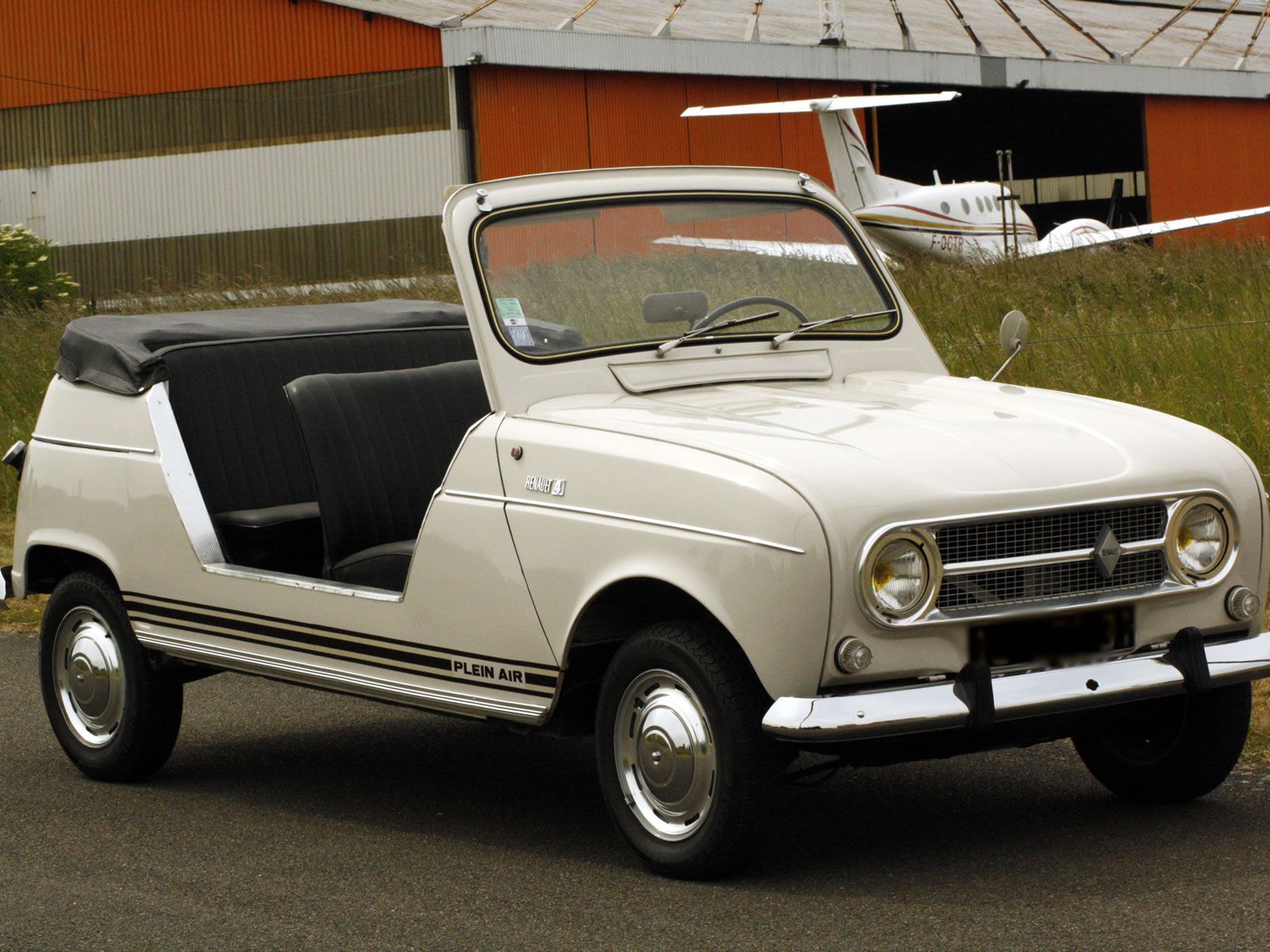 Location RENAULT 4L Plein-Air de 1969 pour mariage - Seine-Maritime