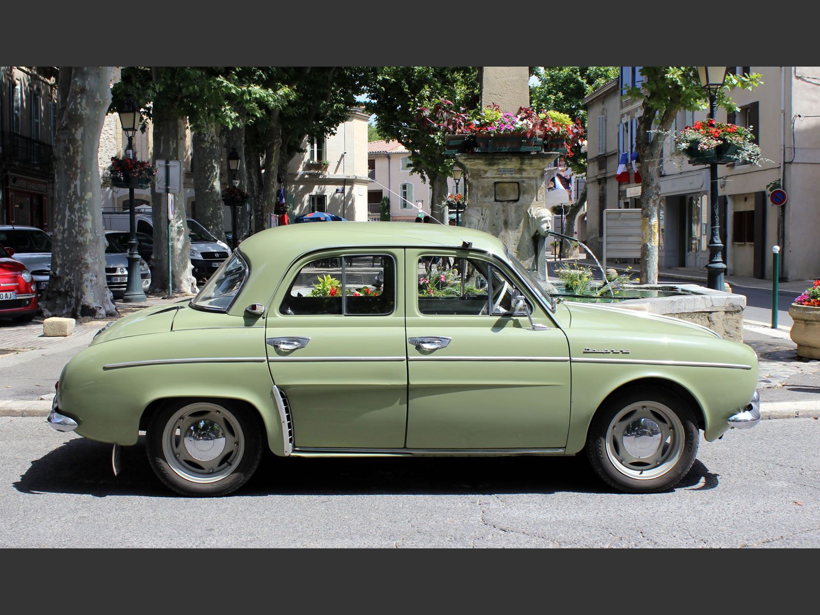 Location RENAULT Dauphine Gordini de 1962 pour mariage BouchesduRhône