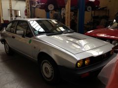 Louer une ALFA ROMEO Afletta GTV6 de 1983 (Photo 0)