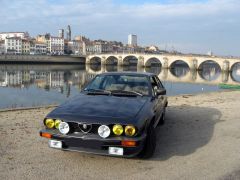 Louer une ALFA ROMEO Alfetta GTV 2000 de 1982 (Photo 2)