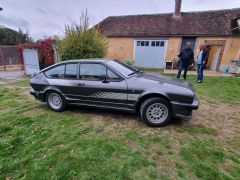 Louer une ALFA ROMEO Alfetta GTV Production de de 1984 (Photo 2)