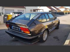 Louer une ALFA ROMEO Alfetta GTV Production de de 1984 (Photo 5)