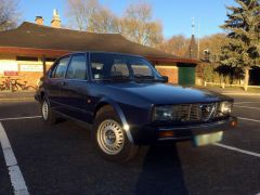 Louer une ALFA ROMEO Alfetta de de 1984 (Photo 1)