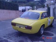 Louer une ALFA ROMEO Coupé Bertone de de 1975 (Photo 4)