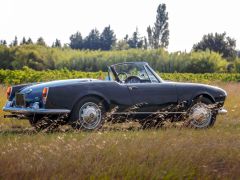 Louer une ALFA ROMEO Giulia 1600 spider de de 1963 (Photo 3)