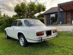 Louer une ALFA ROMEO Giulia GT 2000 Veloce de de 1973 (Photo 3)