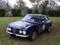 Louer une ALFA ROMEO Giulia GTV 1750 de de 1968 (Photo 1)