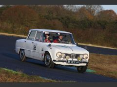 Louer une ALFA ROMEO Giulia Ti  (112 CV) de de 1964 (Photo 2)