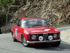 Louer une ALFA ROMEO GT1300 Junior de de 1970 (Photo 1)