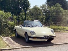 Louer une ALFA ROMEO Spider de de 1983 (Photo 1)