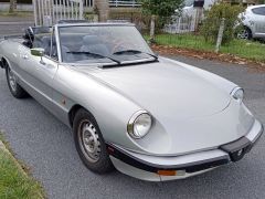 Louer une ALFA ROMEO SPIDER de de 1984 (Photo 1)
