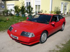 Louer une ALPINE V6 GT Turbo 200 CV de 1988 (Photo 1)