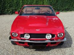 Louer une ASTON MARTIN V8 volante de de 1984 (Photo 3)