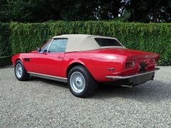 Louer une ASTON MARTIN V8 volante de de 1984 (Photo 4)