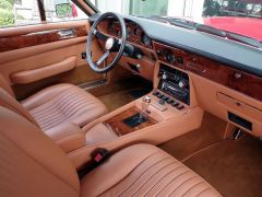 Louer une ASTON MARTIN V8 volante de de 1984 (Photo 5)