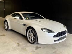 Louer une Aston Martin Vantage de de 2000 (Photo 1)