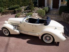 Louer une AUBURN Speedster (Replica) de de 1935 (Photo 2)