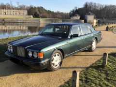 Louer une BENTLEY Brooklands 305 CV de de 1997 (Photo 1)