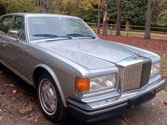 Louer une BENTLEY Eight de de 1989 (Photo 1)