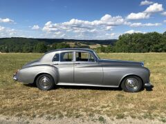 Louer une BENTLEY S3 de de 1964 (Photo 3)