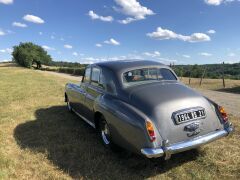 Louer une BENTLEY S3 de de 1964 (Photo 4)