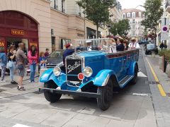 BERLIET Bus de 1933 en location pour mariage dans le Doubs