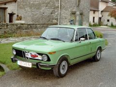 Louer une BMW 1502 de 1975 (Photo 0)