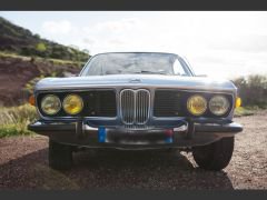 Louer une BMW 3.0 CS E9 180 CV de de 1973 (Photo 2)