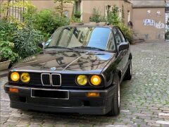 Louer une BMW 318 IS de 1990 (Photo 0)