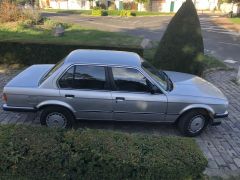 Louer une BMW 320i de de 1986 (Photo 3)