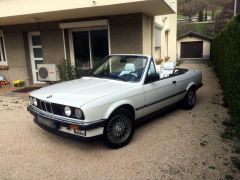 Louer une BMW 320i de de 1989 (Photo 1)