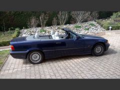 BMW 320i (Photo 2)