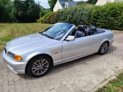 Louer une BMW 323 CIA de de 2000 (Photo 1)