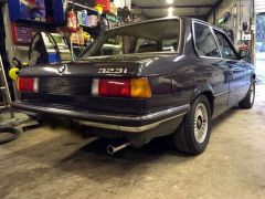 Louer une BMW 323i  E21 de de 1981 (Photo 2)