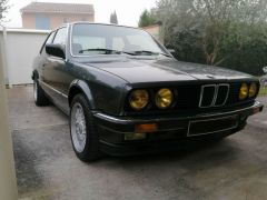 Louer une BMW 323i E30 de de 1983 (Photo 2)