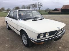 Louer une BMW 520-4 de de 1977 (Photo 2)