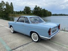 Louer une BMW 700 Coupé  de de 1961 (Photo 4)