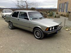 Louer une BMW E21  320 de de 1982 (Photo 3)